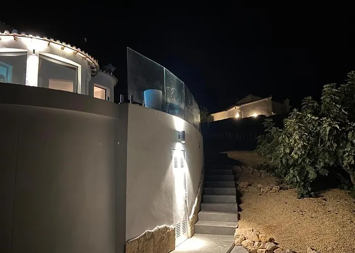 Precioso Apartamento En Una Villa Con Piscina En Cumbre Del Sol Moraira Benitachell